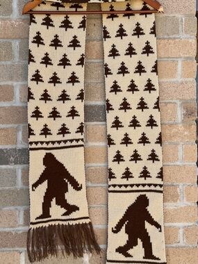 RARE Middle of Beyond MOB Bigfoot Sasquatch Knit Scarf Brown Cream 72” long